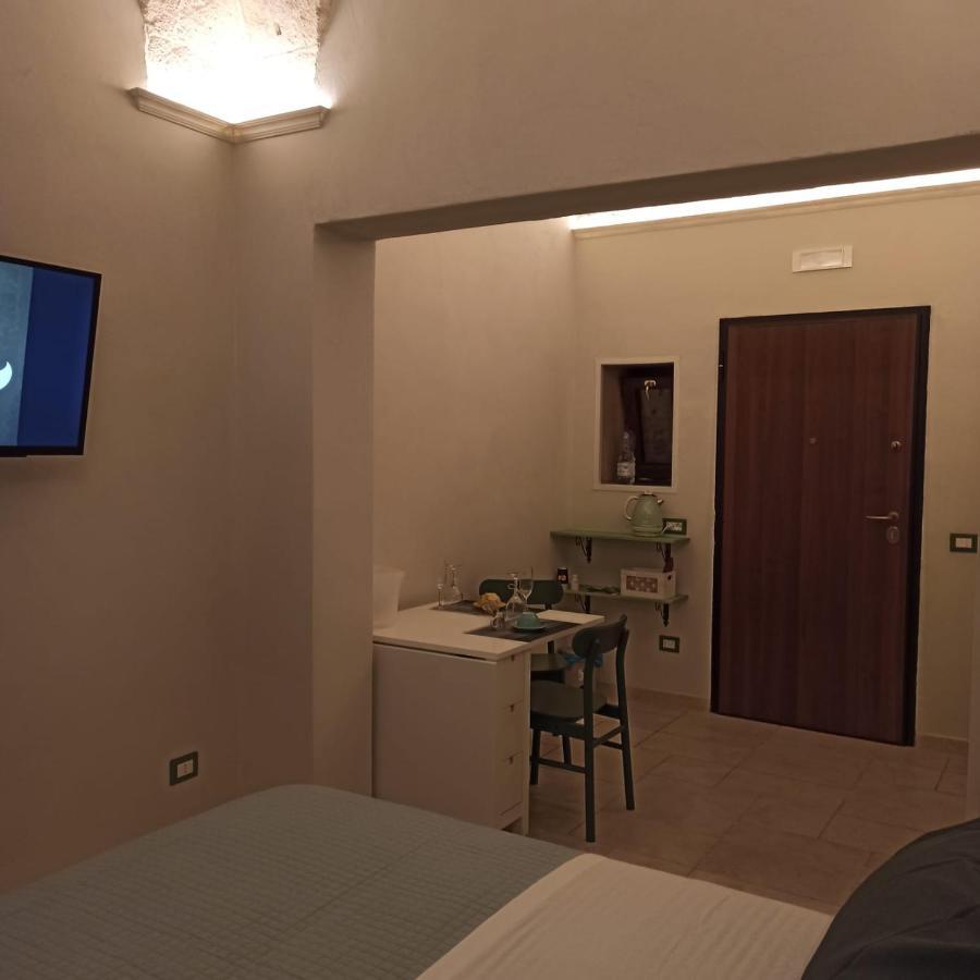 Hotel 18 Mq à Pulsano Extérieur photo