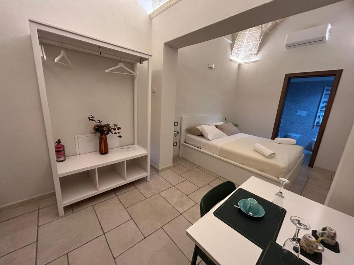 Hotel 18 Mq à Pulsano Extérieur photo